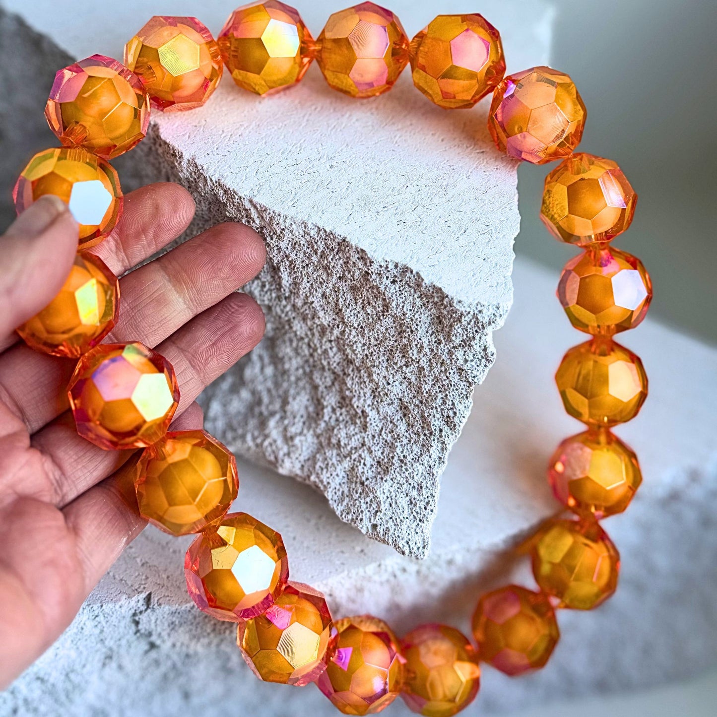 Orange bead in bead halskæde i akryl – BIYAcolour